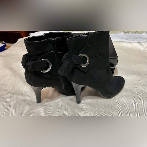 New Directions Ladies bootie black suede material 3.5 inch heel with bow. - Picture 2 of 10